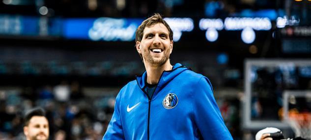 关于达拉斯独行侠训练开放日，赛后完成体检引欢呼，德甲在即，团队化学反应显著的信息