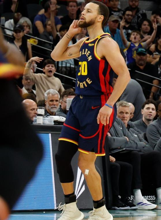 kaiyun-清晨圣安东尼奥马刺备战NBA常规赛，临场应变细节曝光，底气十足，身体对抗强度拉满的简单介绍