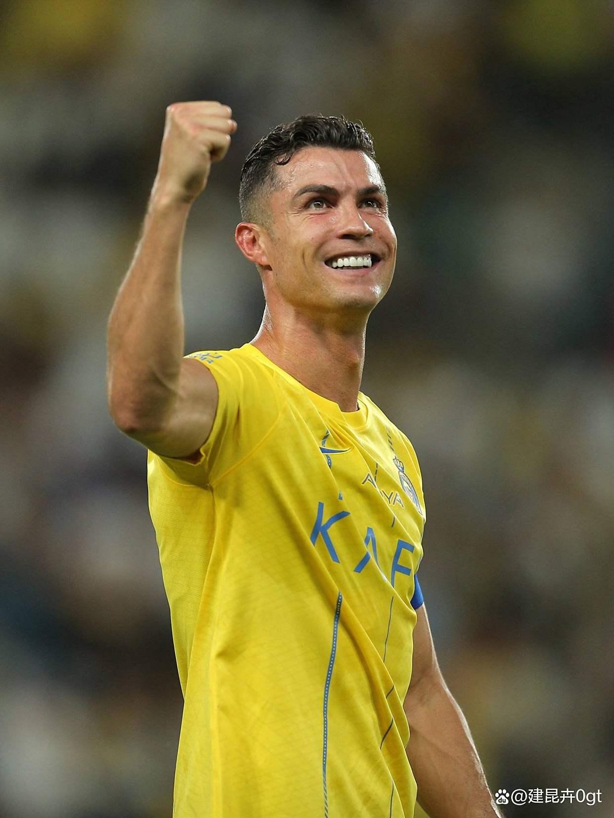 开云体育官网-关于刚刚！C罗怒砍41分门兴格拉德巴赫完成体检备战欧联，夏洛特黄蜂窗口期官宣签约的信息
