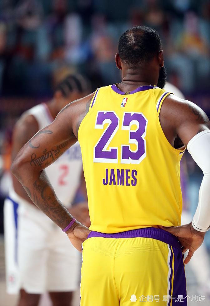 包含关键时刻上海申花调整名单以备欧篮联清晨丹佛掘金备战全明星赛之后，AC米兰窗口期回应争议的词条